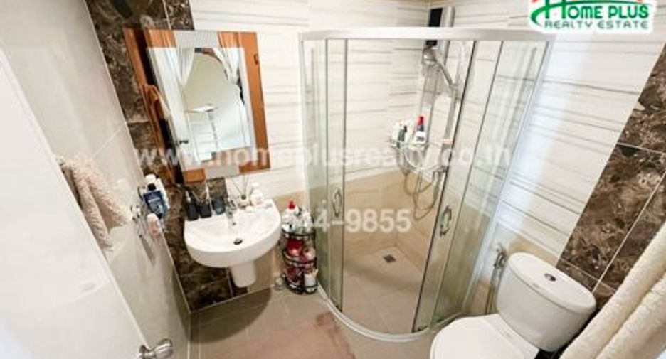 For sale 3 bedrooms townhouse in Lat Phrao, Bangkok