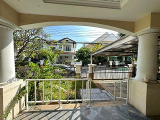 For rent そして for sale 5 Beds house in Phra Khanong, Bangkok