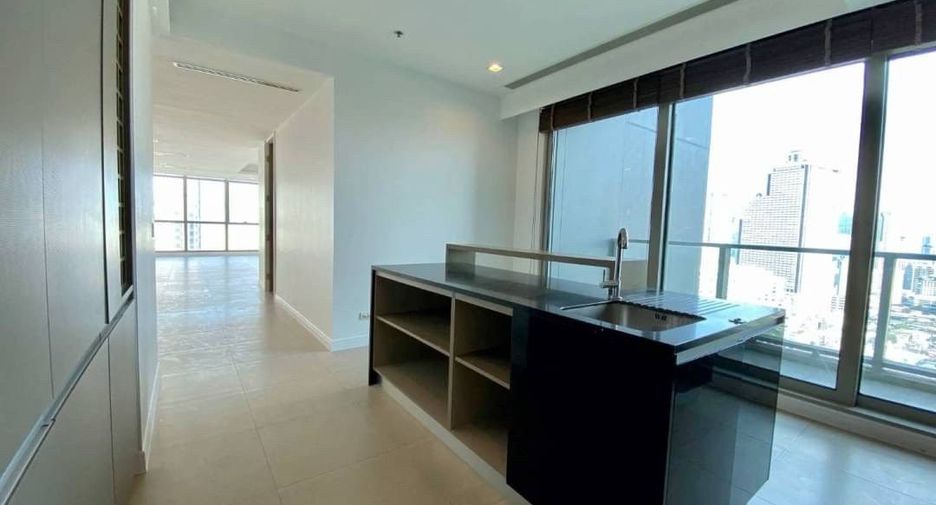 Condo en venta de 3 habitaciones en Sathon, Bangkok
