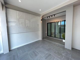 For sale 2 bedrooms townhouse in Phra Khanong, Bangkok