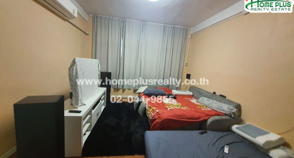For sale 3 bedrooms retail Space in Phasi Charoen, Bangkok