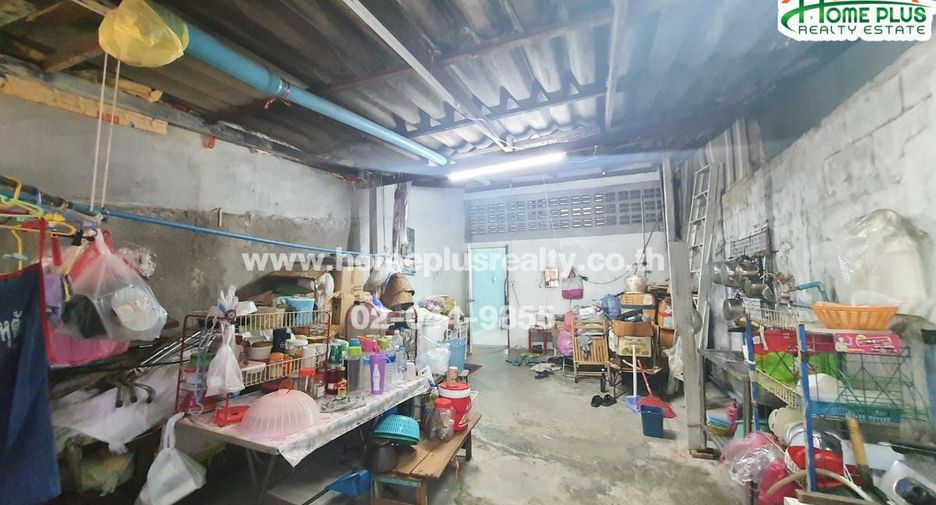 For sale 3 bedrooms retail Space in Phasi Charoen, Bangkok