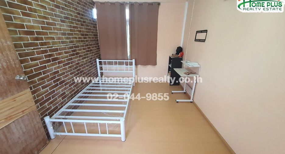 For sale 3 bedrooms retail Space in Phasi Charoen, Bangkok
