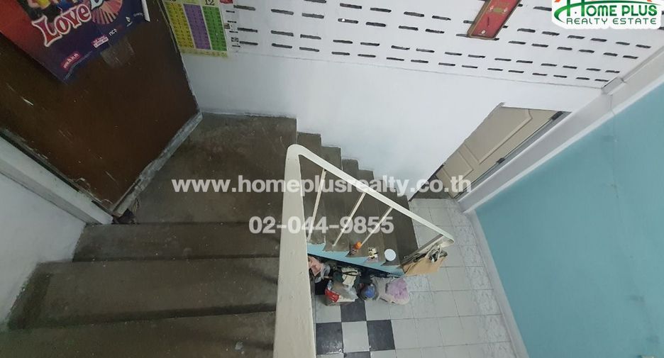 For sale 3 bedrooms retail Space in Phasi Charoen, Bangkok