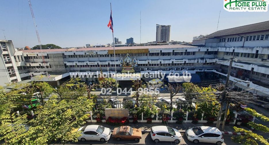 For sale 3 bedrooms retail Space in Phasi Charoen, Bangkok