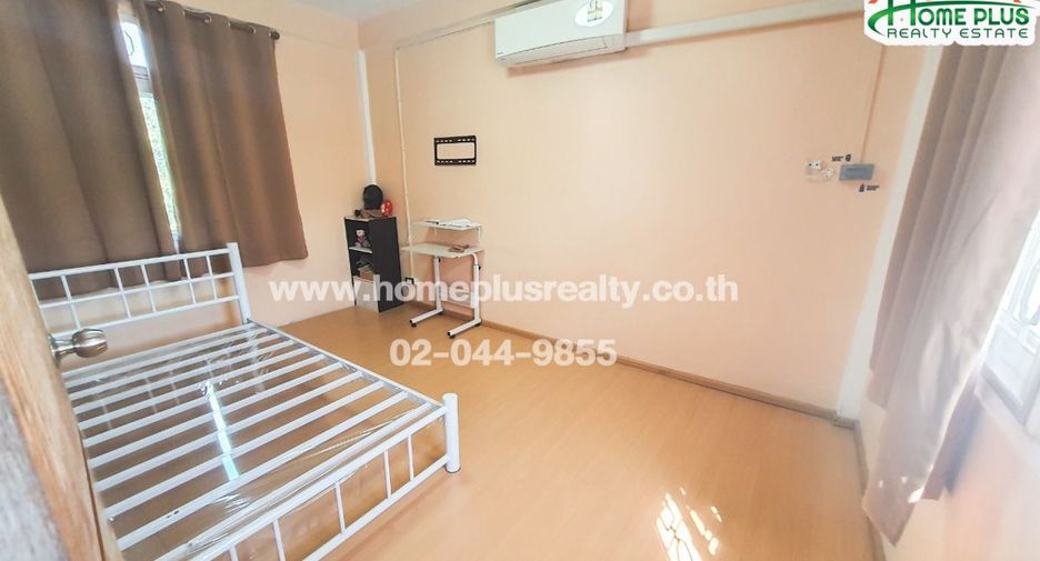 For sale 3 bedrooms retail Space in Phasi Charoen, Bangkok
