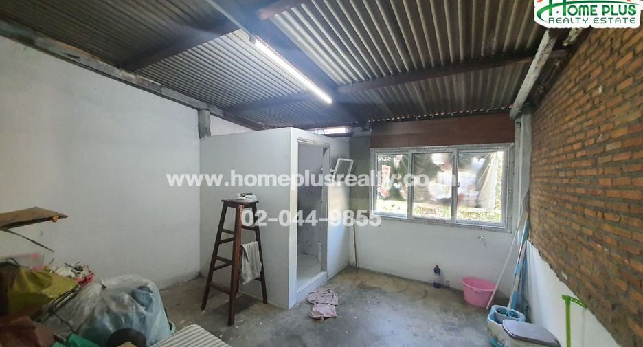 For sale 3 bedrooms retail Space in Phasi Charoen, Bangkok