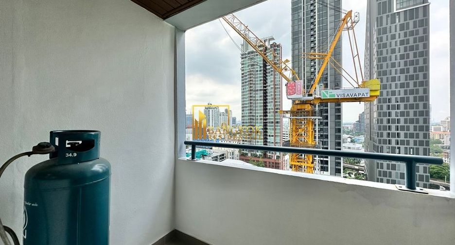 For rent 3 ベッドルーム apartment in Khlong Toei, Bangkok