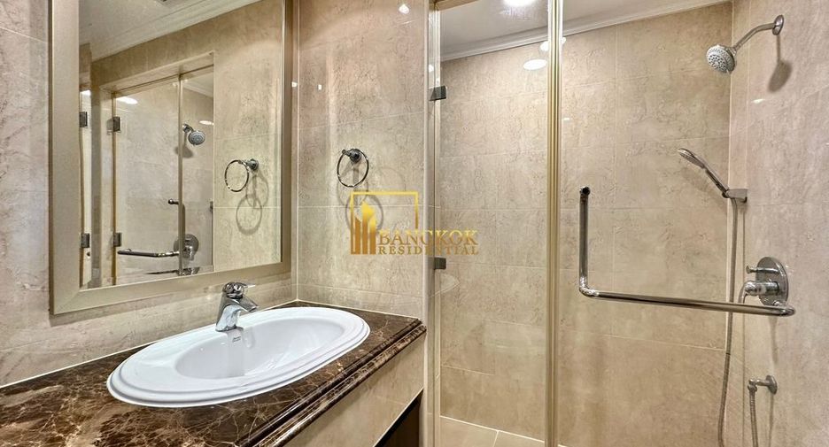 For rent 3 ベッドルーム apartment in Khlong Toei, Bangkok