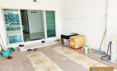 Продажа 3 спальни таунхаус в Bang Bua Thong, Нонтабури