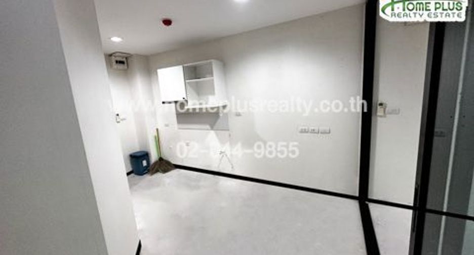 For sale 1 bed condo in Mueang Samut Prakan, Samut Prakan