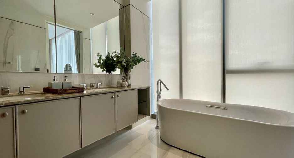 Condo en venta de 2 habitaciones en Khlong Toei, Bangkok
