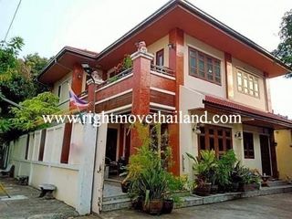 For sale 3 bedrooms retail Space in Phra Khanong, Bangkok