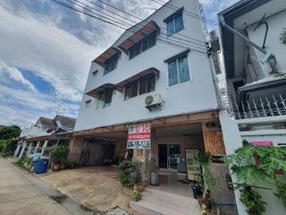 For sale 10 Beds apartment in Lat Phrao, Bangkok