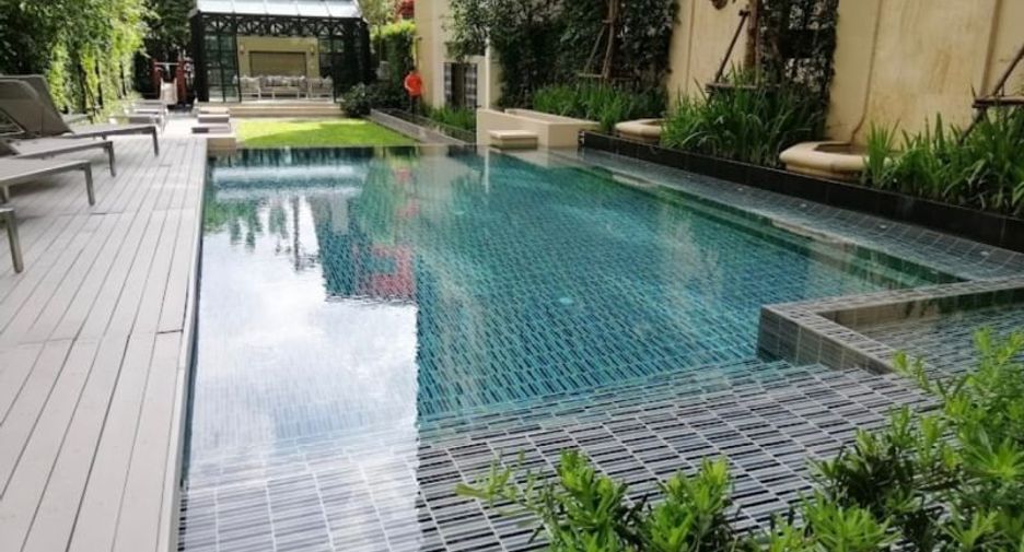 For sale 1 bed condo in Khlong Toei, Bangkok