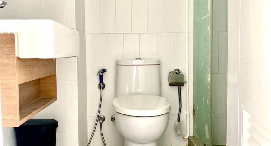 For sale 1 bed condo in Khlong Toei, Bangkok