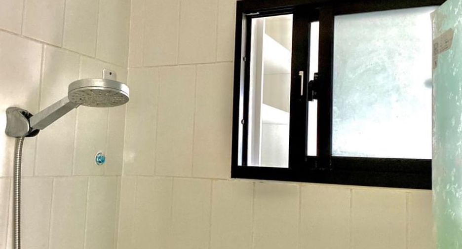 For sale 1 bed condo in Khlong Toei, Bangkok