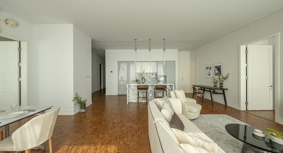 For rent 2 bedrooms condo in Sathon, Bangkok