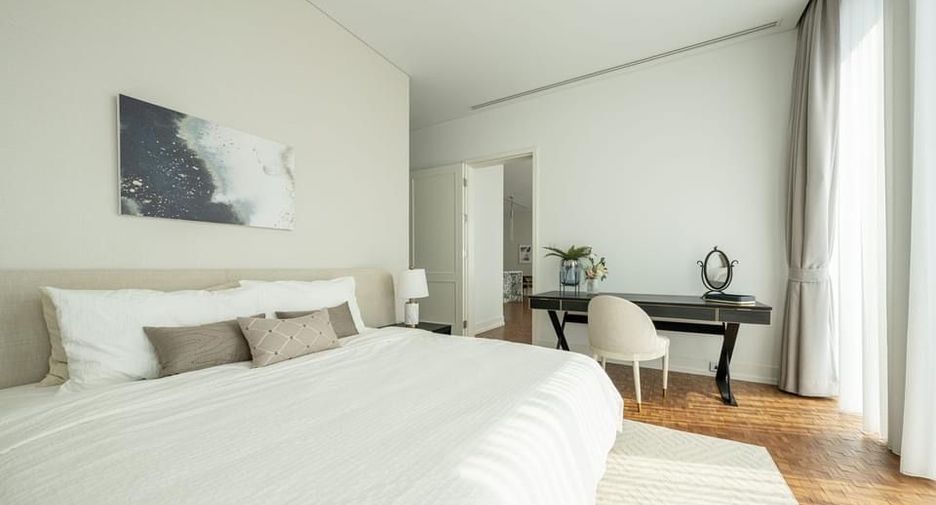 For rent 2 bedrooms condo in Sathon, Bangkok