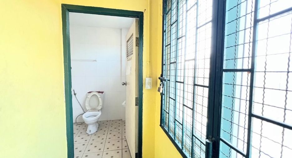 Villa zum Kauf mit Studio in Bang Na, Bangkok