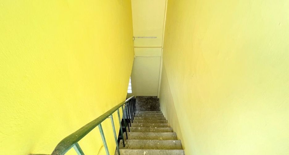 Villa zum Kauf mit Studio in Bang Na, Bangkok