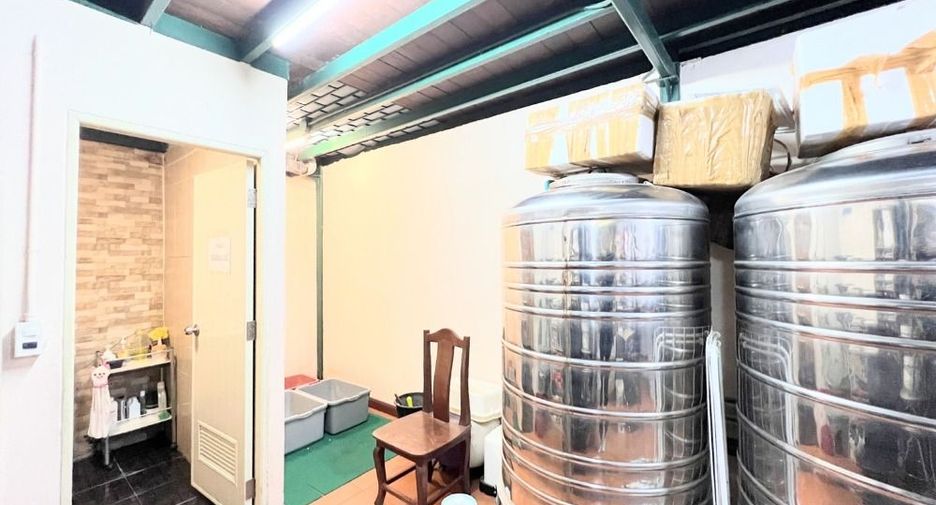 Villa zum Kauf mit Studio in Bang Na, Bangkok