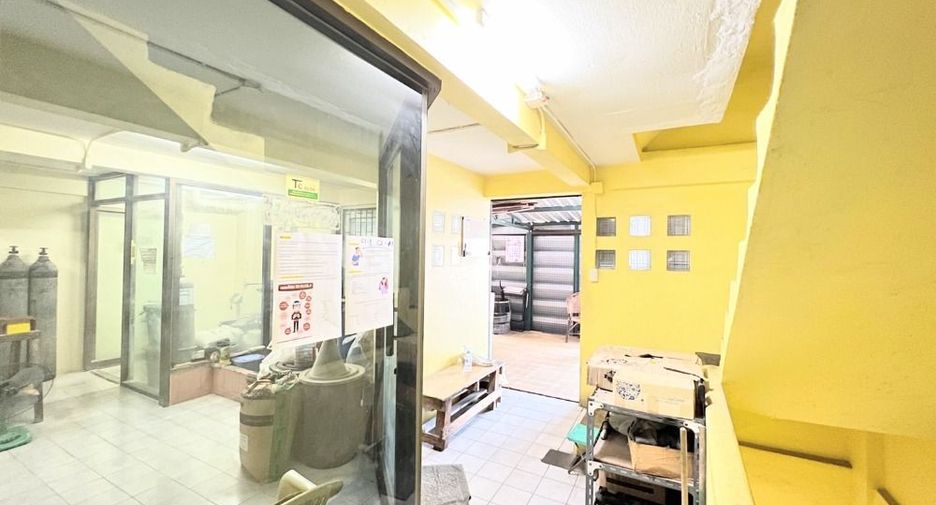 Villa zum Kauf mit Studio in Bang Na, Bangkok