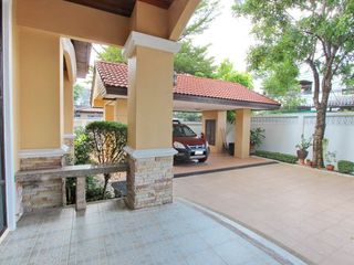 ให้เช่า 4 ห้องนอน บ้านเดี่ยว ใน วัฒนา, กรุงเทพฯ