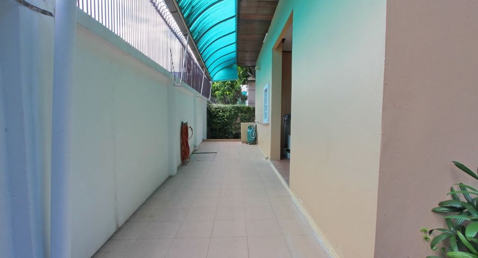 ให้เช่า 4 ห้องนอน บ้านเดี่ยว ใน วัฒนา, กรุงเทพฯ