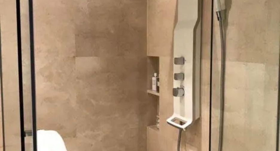 For rent 3 bedrooms condo in Khlong Toei, Bangkok
