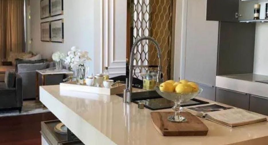 For rent 3 bedrooms condo in Khlong Toei, Bangkok