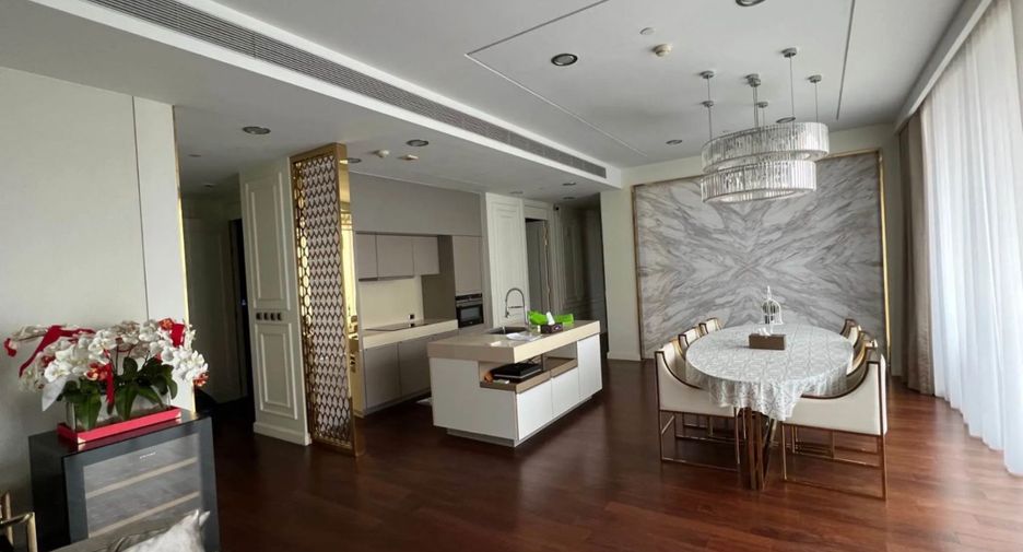 For rent 3 bedrooms condo in Khlong Toei, Bangkok