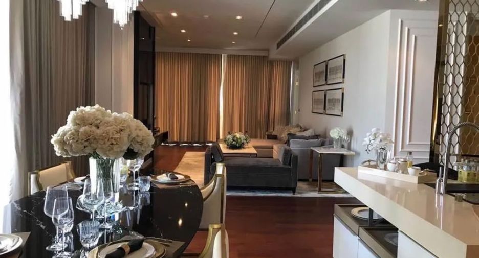 For rent 3 bedrooms condo in Khlong Toei, Bangkok