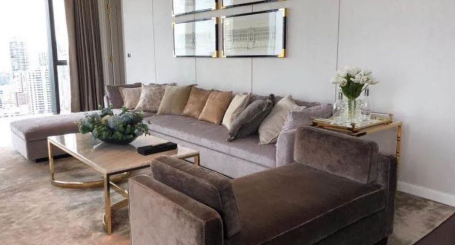 For rent 3 bedrooms condo in Khlong Toei, Bangkok