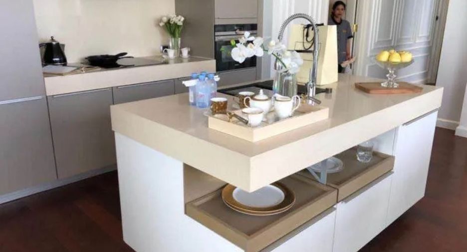 For rent 3 bedrooms condo in Khlong Toei, Bangkok