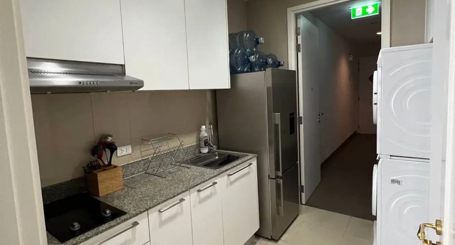 For rent 3 bedrooms condo in Khlong Toei, Bangkok