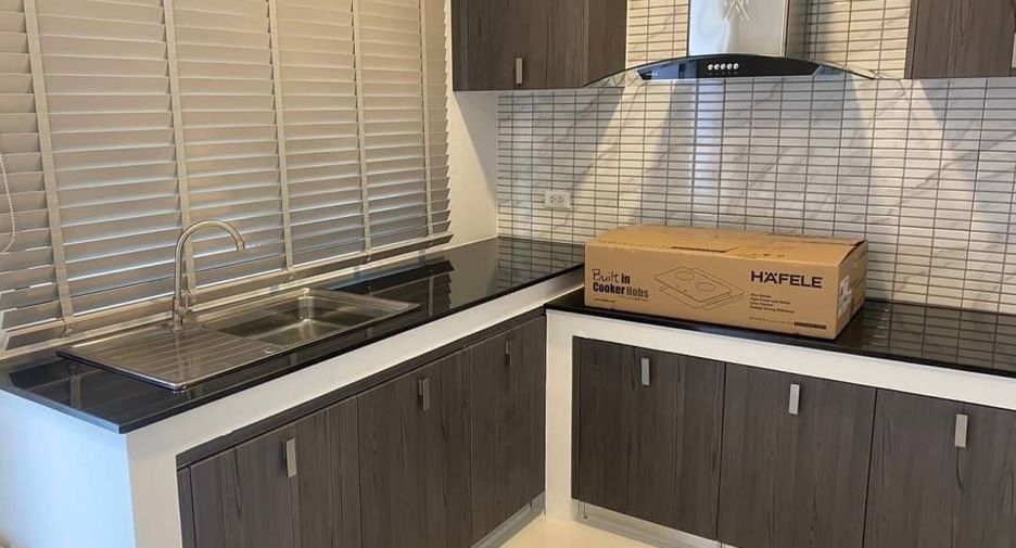 Haus zur Miete mit 4 Zimmer in Bang Phli, Samut Prakan