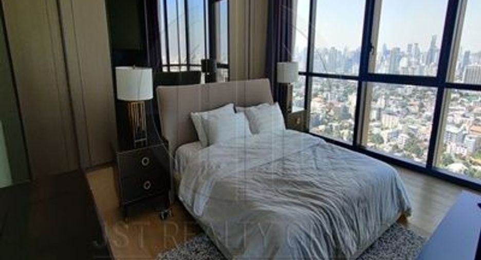 For rent 3 bedrooms condo in Watthana, Bangkok