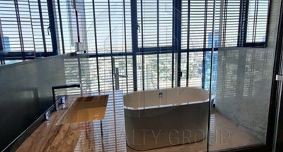 For rent 3 bedrooms condo in Watthana, Bangkok