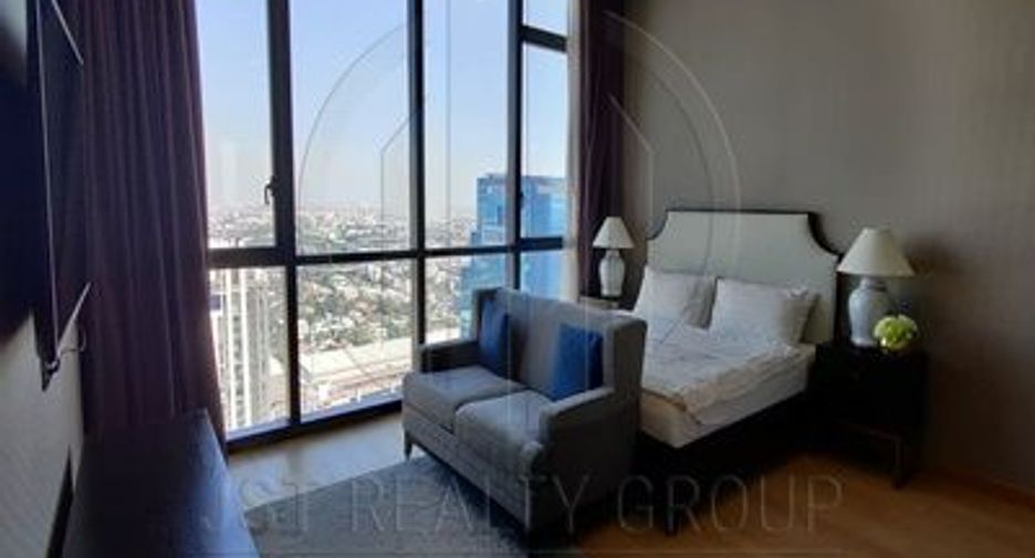For rent 3 bedrooms condo in Watthana, Bangkok