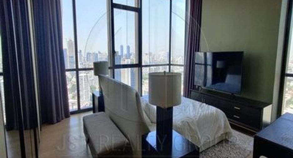 For rent 3 bedrooms condo in Watthana, Bangkok