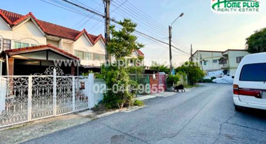 For sale 2 bed townhouse in Khan Na Yao, Bangkok