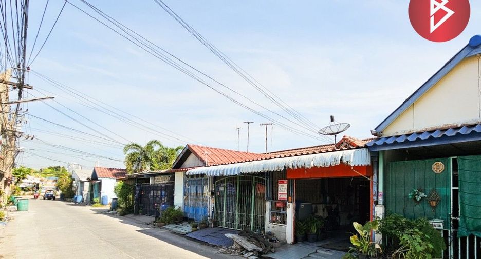 For sale 1 bed townhouse in Mueang Samut Prakan, Samut Prakan