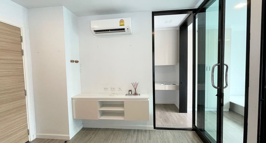 Wohnung zum Kauf mit 1 Zimmer in Bang Na, Bangkok
