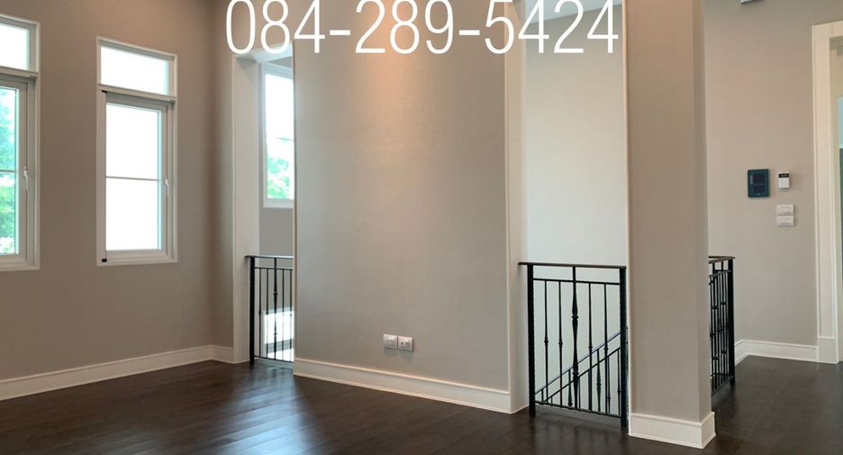For sale 4 bedrooms house in Taling Chan, Bangkok