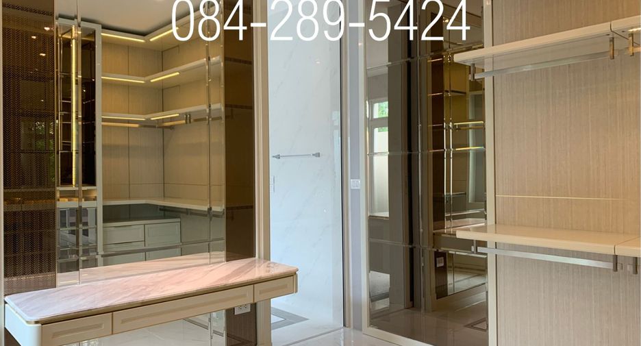For sale 4 bedrooms house in Taling Chan, Bangkok