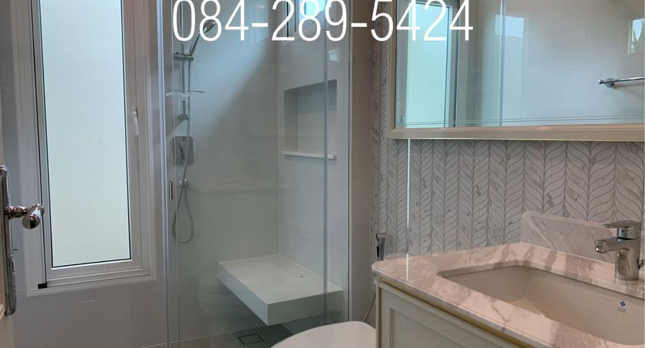 For sale 4 bedrooms house in Taling Chan, Bangkok