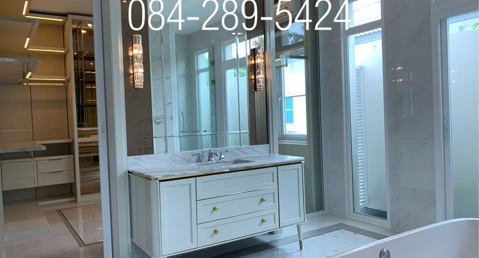 For sale 4 bedrooms house in Taling Chan, Bangkok