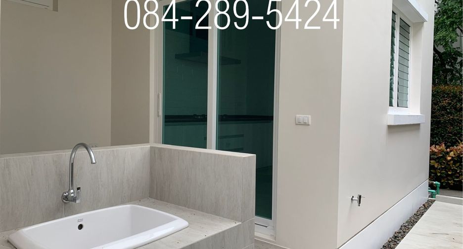 For sale 4 bedrooms house in Taling Chan, Bangkok