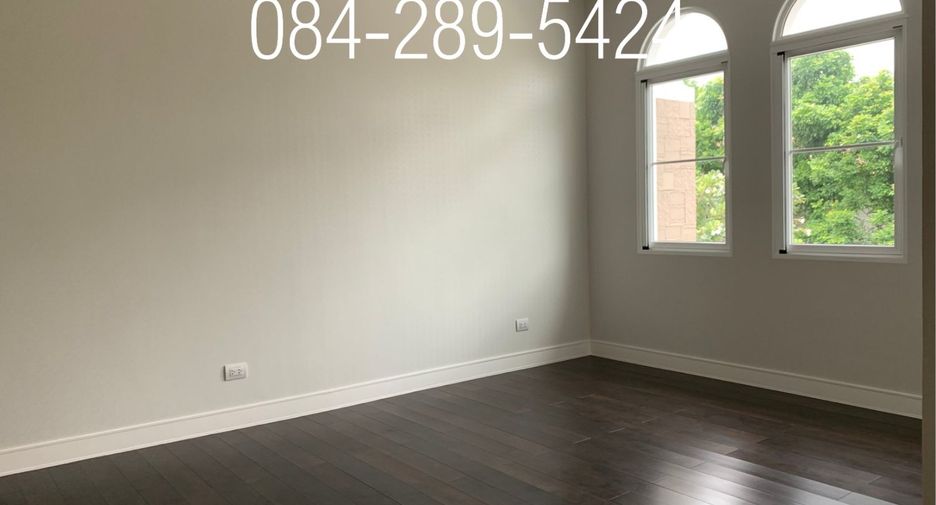 For sale 4 bedrooms house in Taling Chan, Bangkok